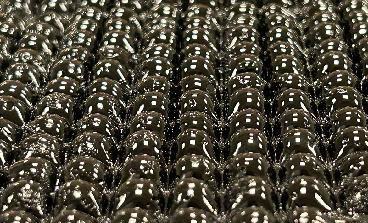 ‘Bubbles’ turn air into drinkable water