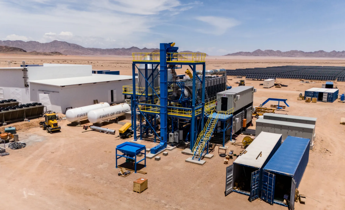 The Download: de-censoring DeepSeek, and Gemini 3